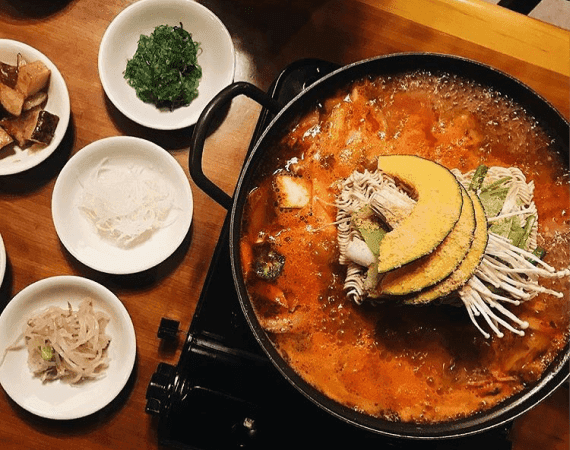 Gamjatang hotpot